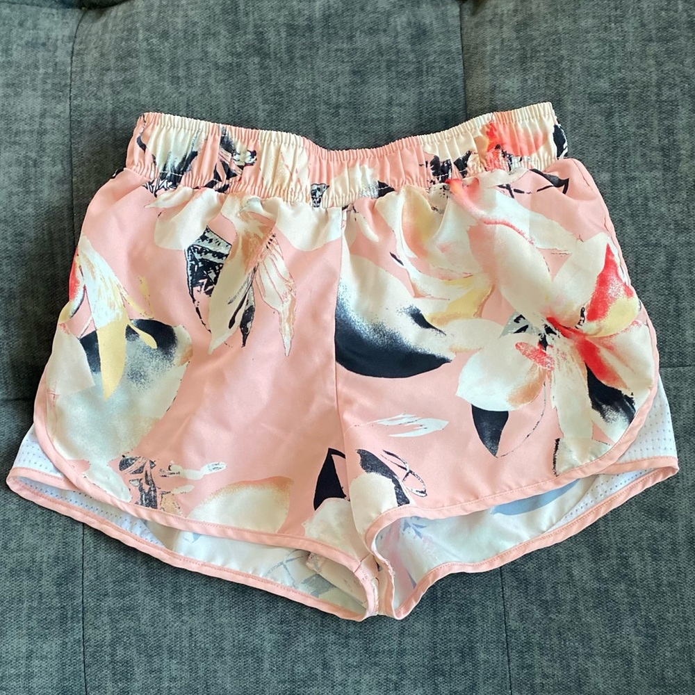 SELLING exercise shorts! Girls Small💕